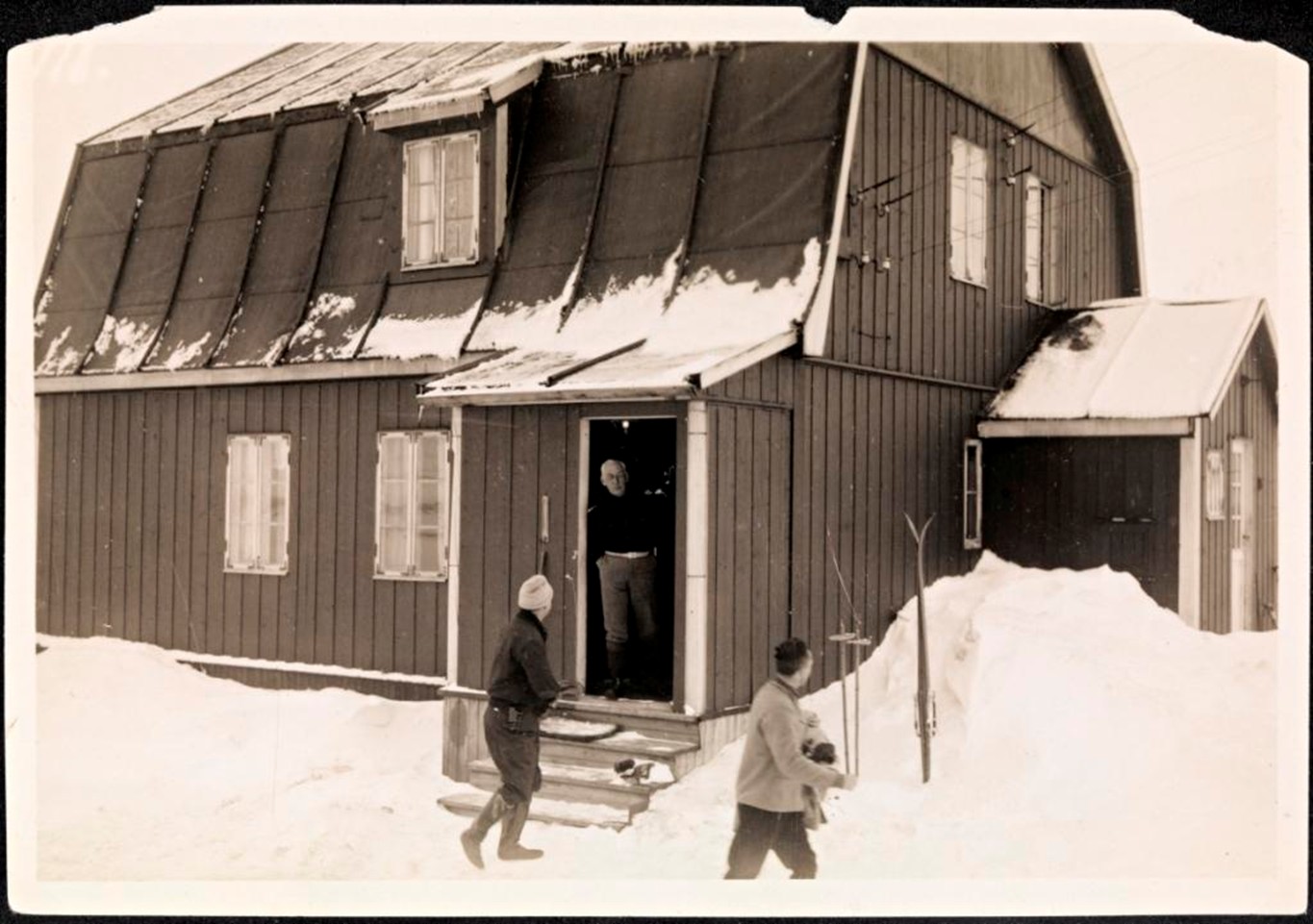 Roald Amundsen i Amundsenvillaen. KB Roald Amundsen i Amundsenvillaen. KB